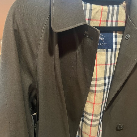 Burberry Trench coat Olive Green size small EUC - Picture 13 of 15